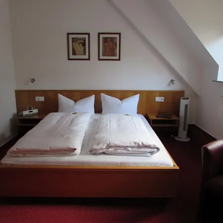 Hotel Ratsstube 3*